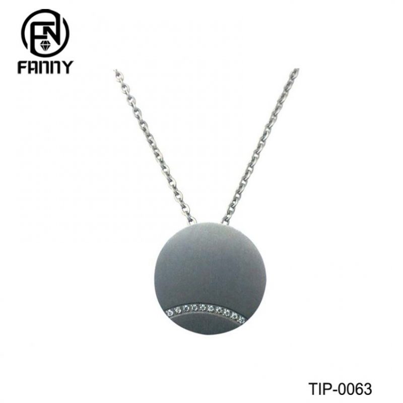 Círculo Masculino Titanium Escovado Dog Tag com CZ Stone