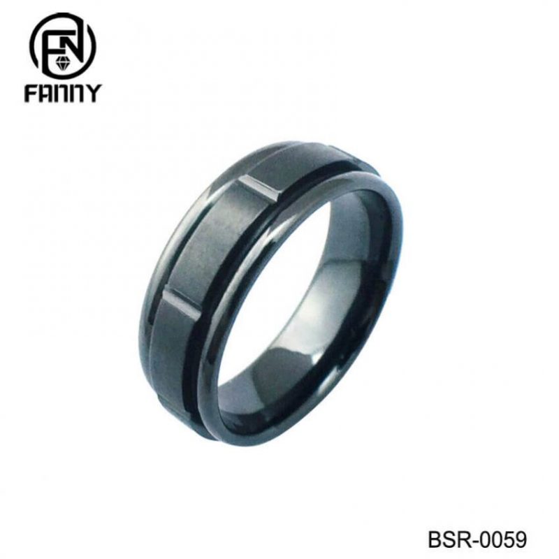 Anillo de titanio negro con borde de boda cepillado Center & Step Edges