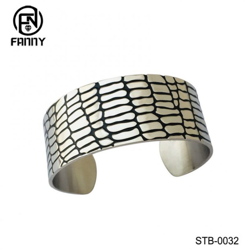 Men’s Personality Style High Quality Surgical Stainless Steel C-shaped Bangle China Factory