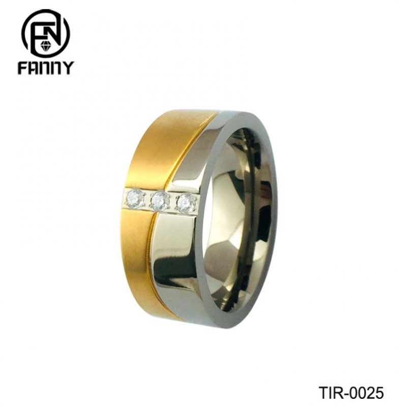 Anel de titânio masculino Cz Inlaid Gold Plated Color Wedding Ring Fornecedor