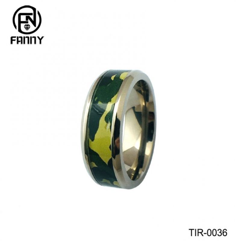 Anello in titanio con gioielli OEM di design del modello di intarsio